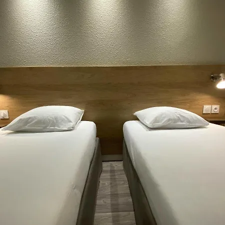Hotel Kyriad - Trésigny 3*