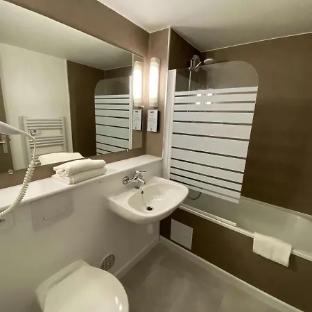 Kyriad - Trésigny Hotel Fontenay-Trésigny