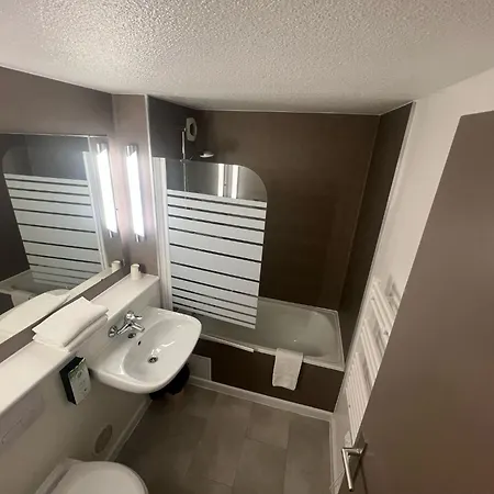 Hotel Kyriad - Trésigny 3*