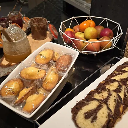 Otel Kyriad - Tresigny