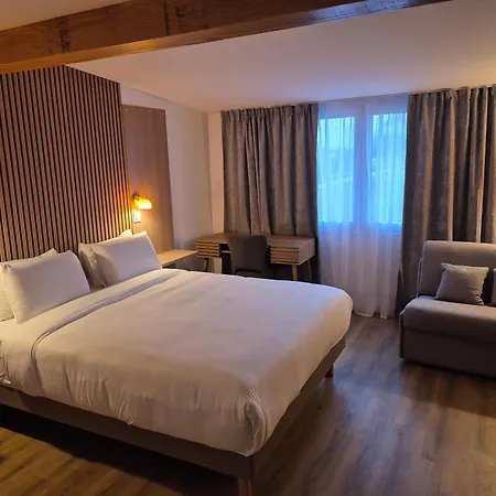Hotel Kyriad - Trésigny 3*