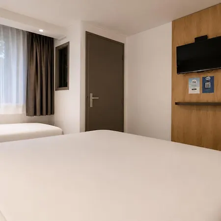 Hotel Kyriad - Tresigny Fontenay-Trésigny
