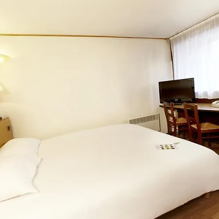 Kyriad - Tresigny Hotel