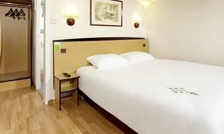 Kyriad - Trésigny 3* Fontenay-Trésigny