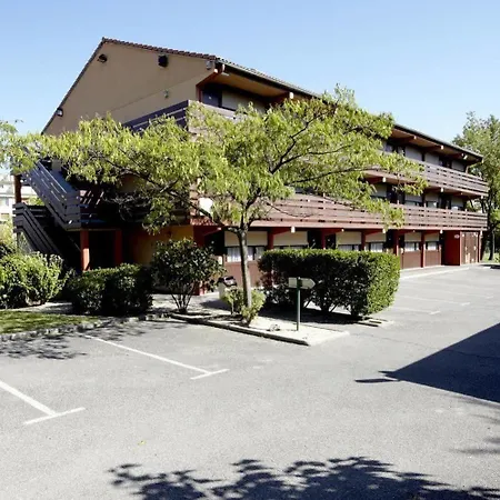Hotel Kyriad - Trésigny 3*